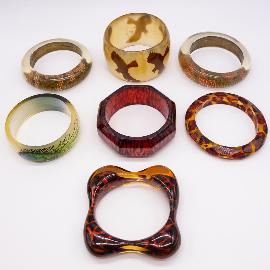 Vintage Lot 7 Lucite Animal Theme Bangle Bracelets (1 of 1)