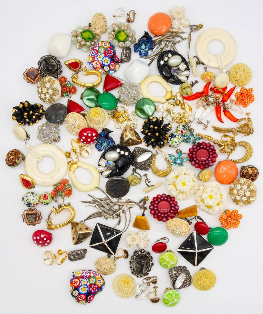 Vintage Lot 50 Pairs Earrings incl Karu Arke, Tiger Eye: This is a group of 50 pairs of vintage ladies fashion earrings including Tiger's Eye, Rhinestone, Karu Arke, and more. The daisy flower earrings are 1 1/2".