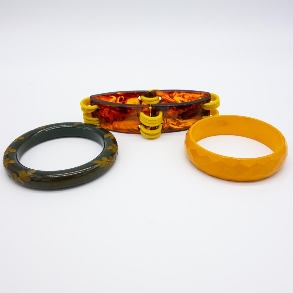 Vintage Bakelite Bracelets incl Faceted, Carved (1 of 1)