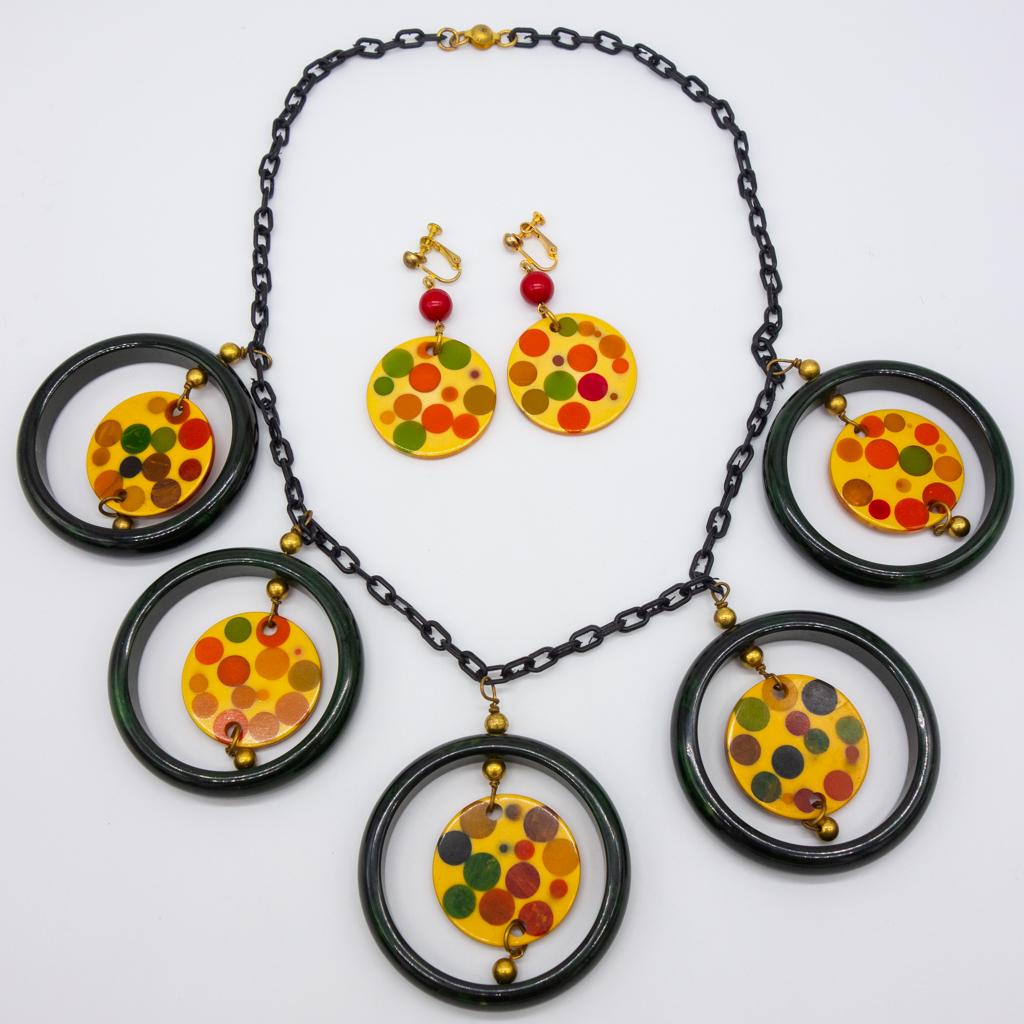 Vintage Bakelite Polka Dot Necklace Earrings Suite (1 of 1)