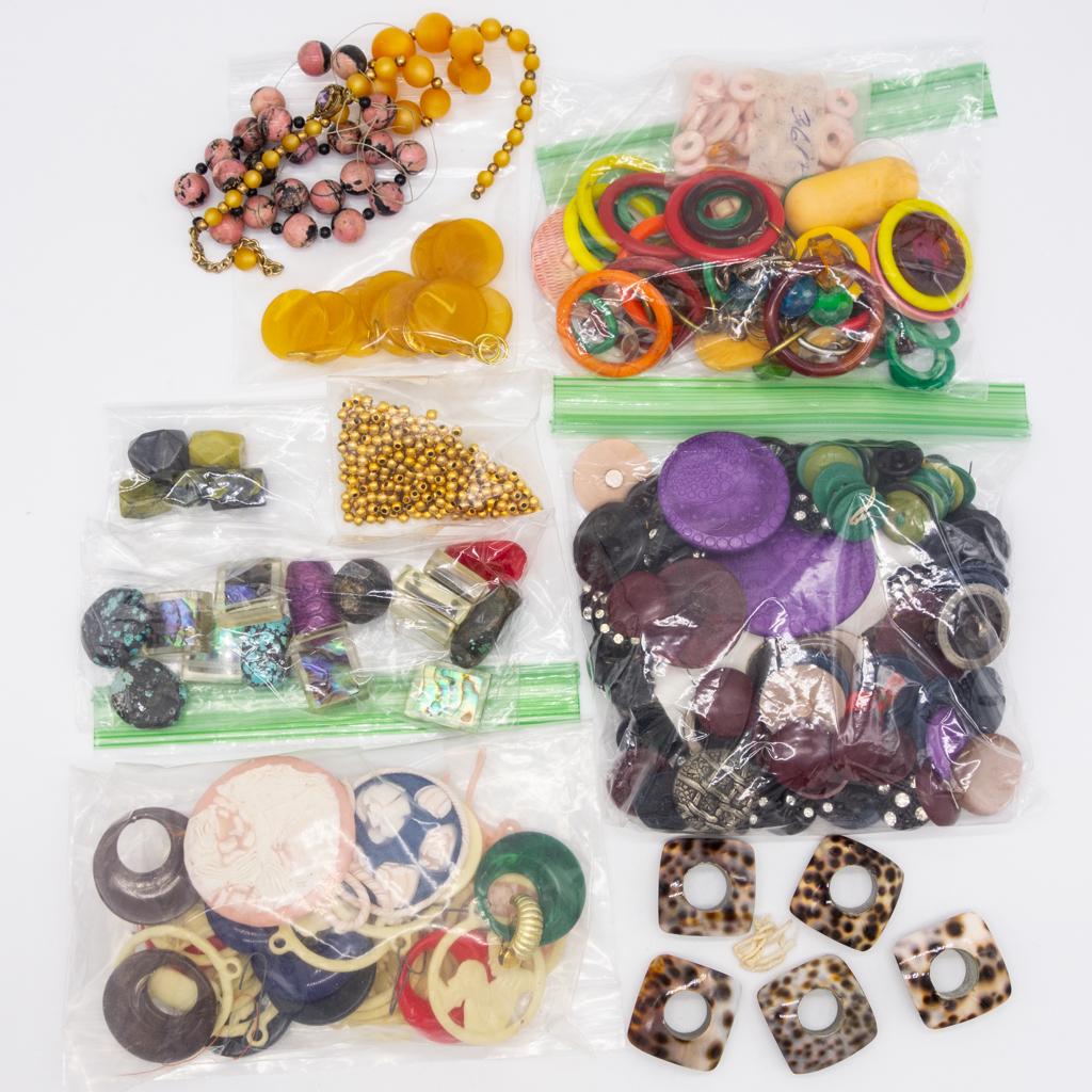 Large Vintage Lot Jewelry Beads, Buttons, incl Abalone (1 of 1)