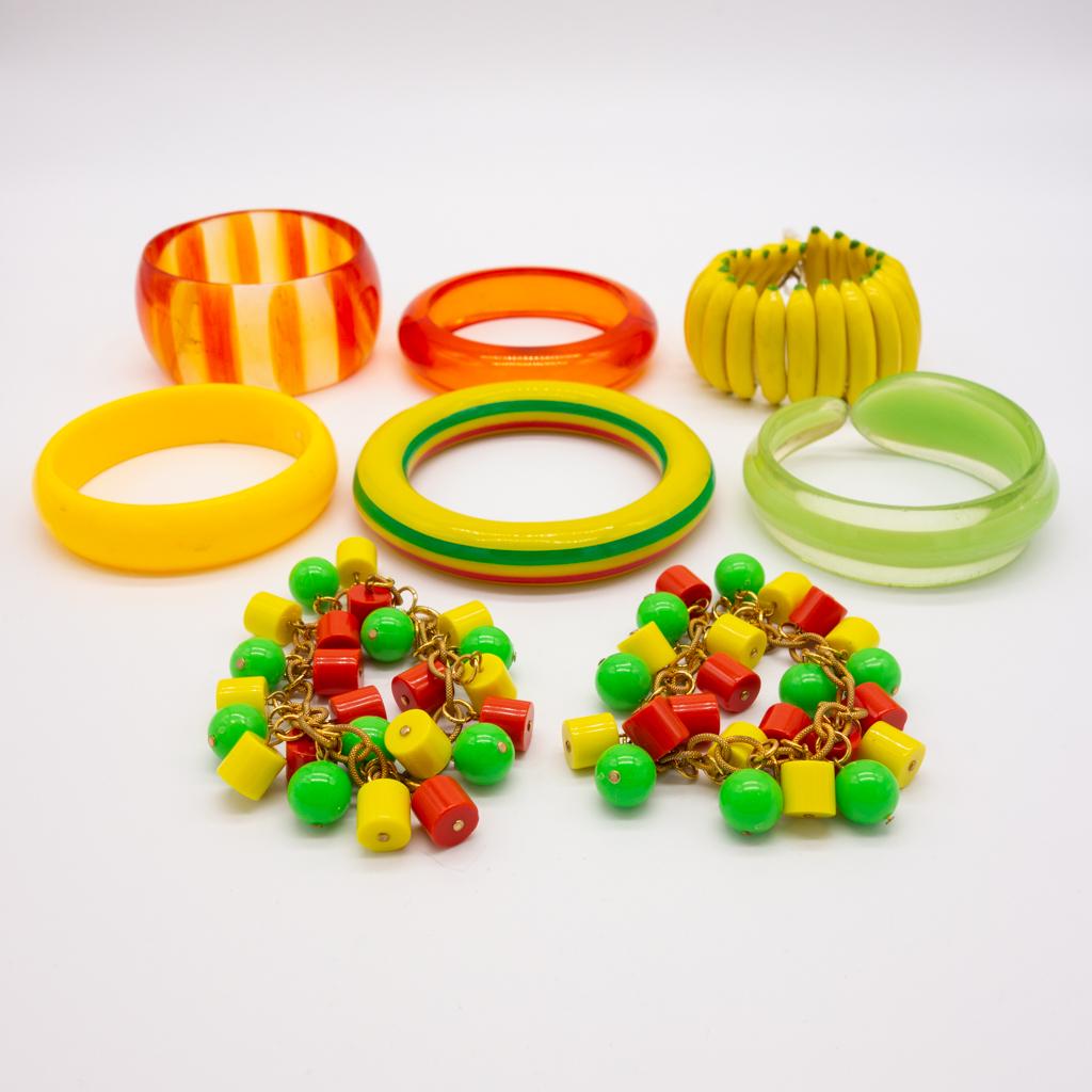 Lot 8 Vintage Neon Tropical Bracelets incl Bananas (1 of 1)