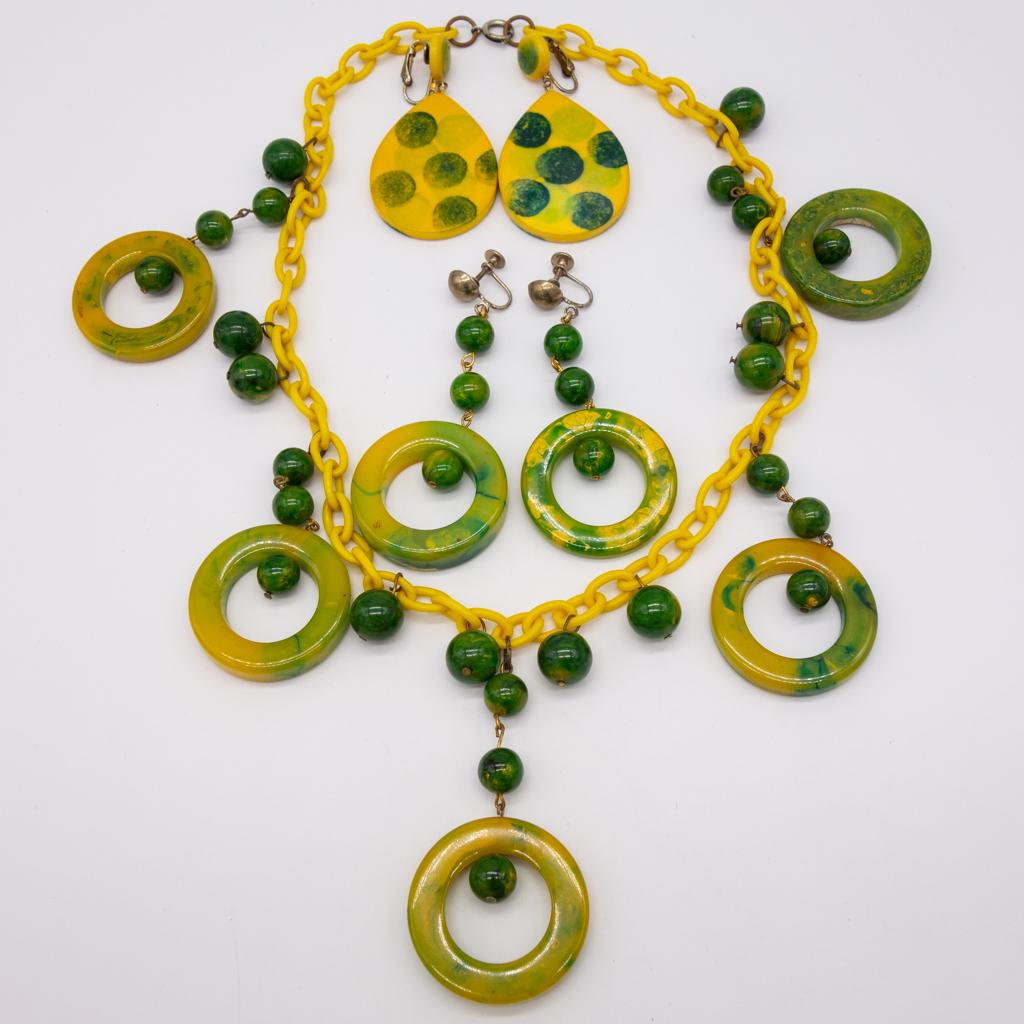Vintage Bakelite Necklace and 2 Pairs Earrings Set (1 of 2)