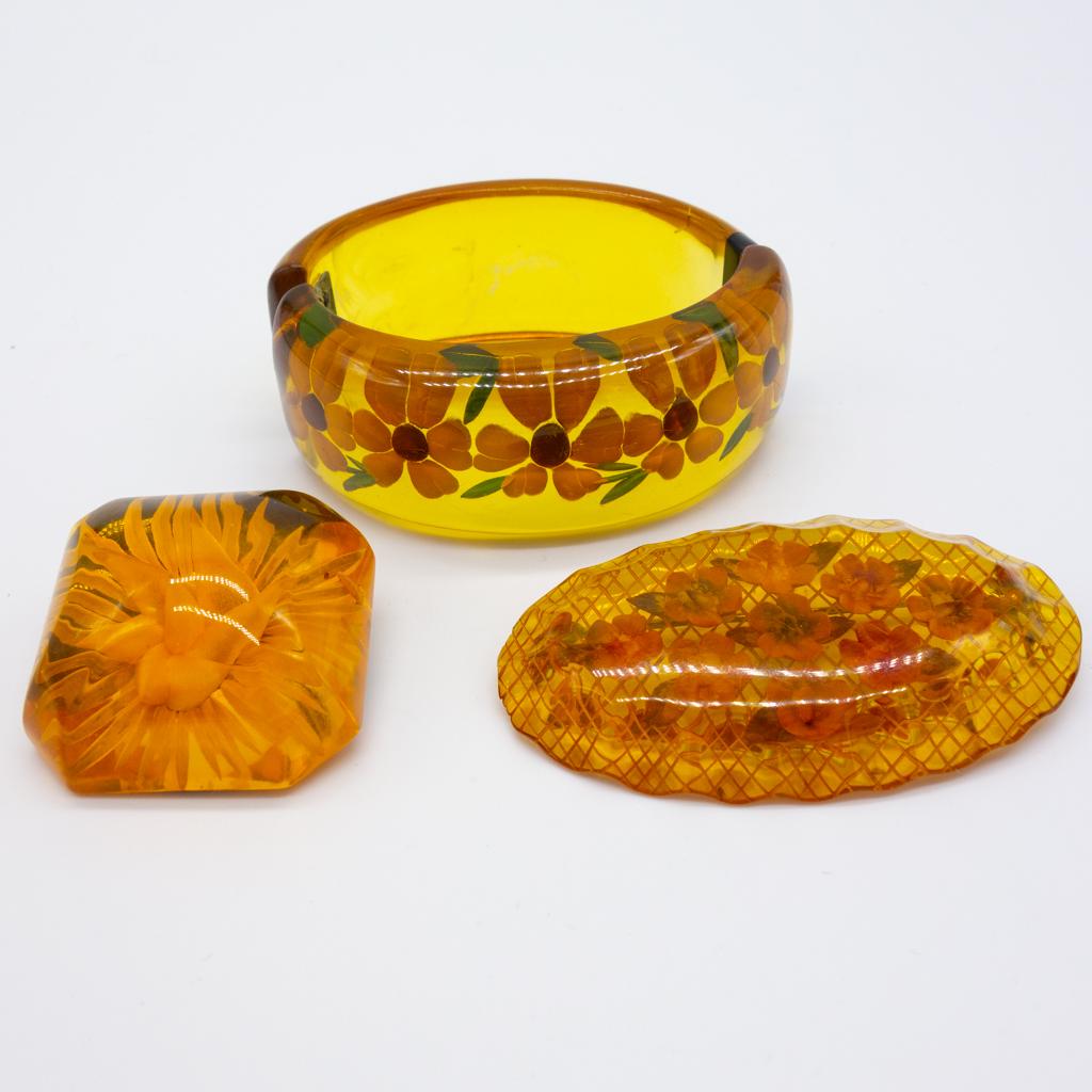 Vintage Reverse Carved Floral Painted Bakelite Jewelry (1 of 1)