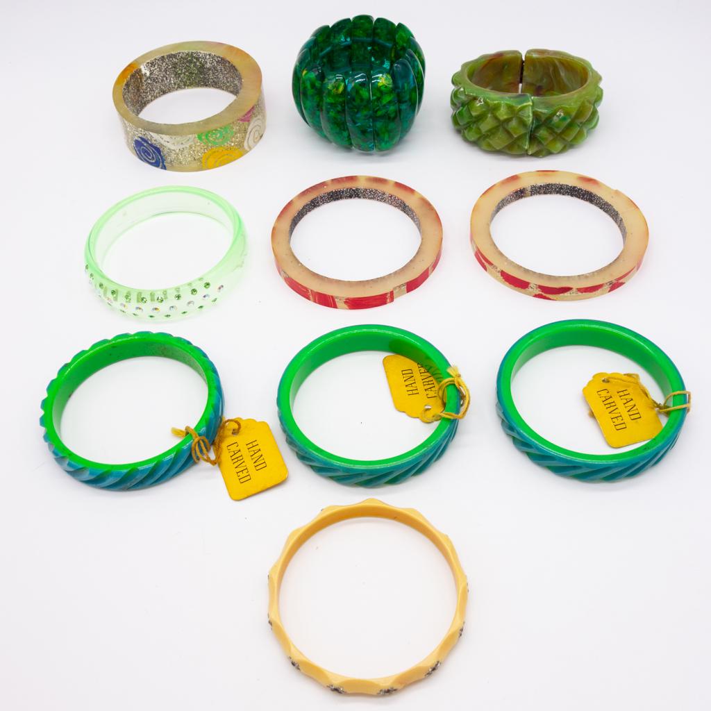 Lot 10 Ladies Vintage Plastic Bracelets incl Carved (1 of 1)