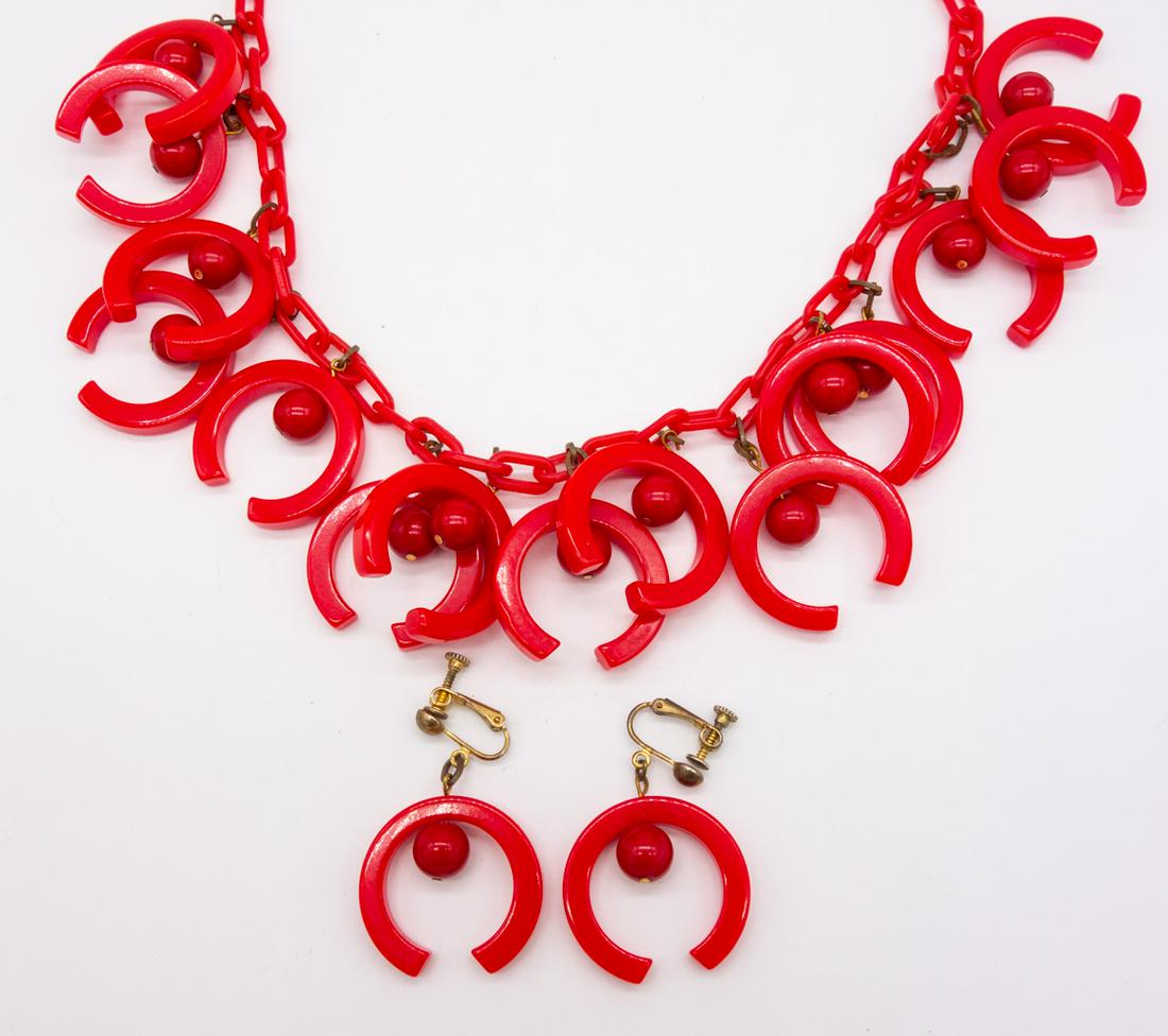 Vintage Bakelite, Plastic Red Necklace Earrings Suite (1 of 1)
