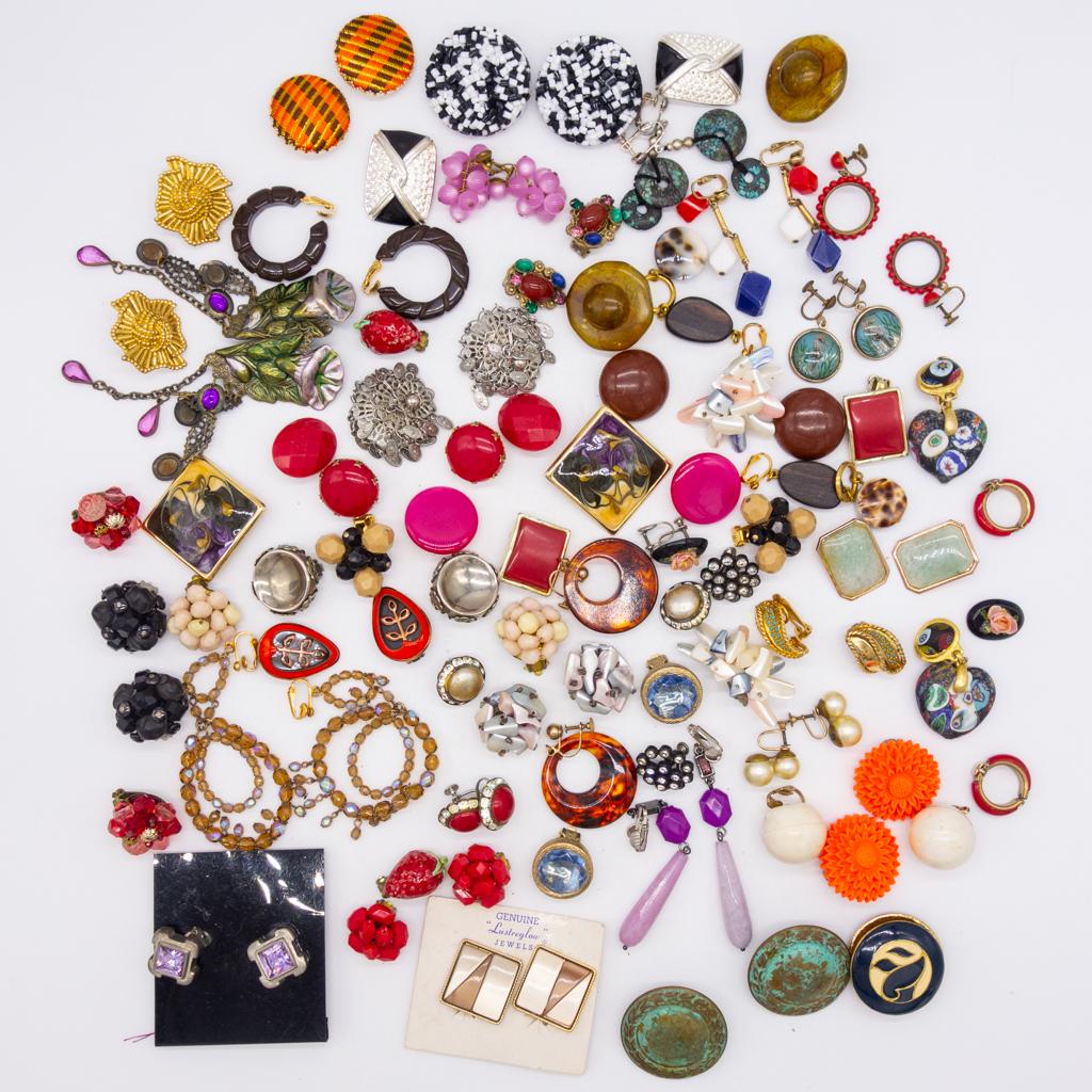 Vintage 50 Prs Earrings incl Lisner, Carnegie, Matisse (1 of 2)