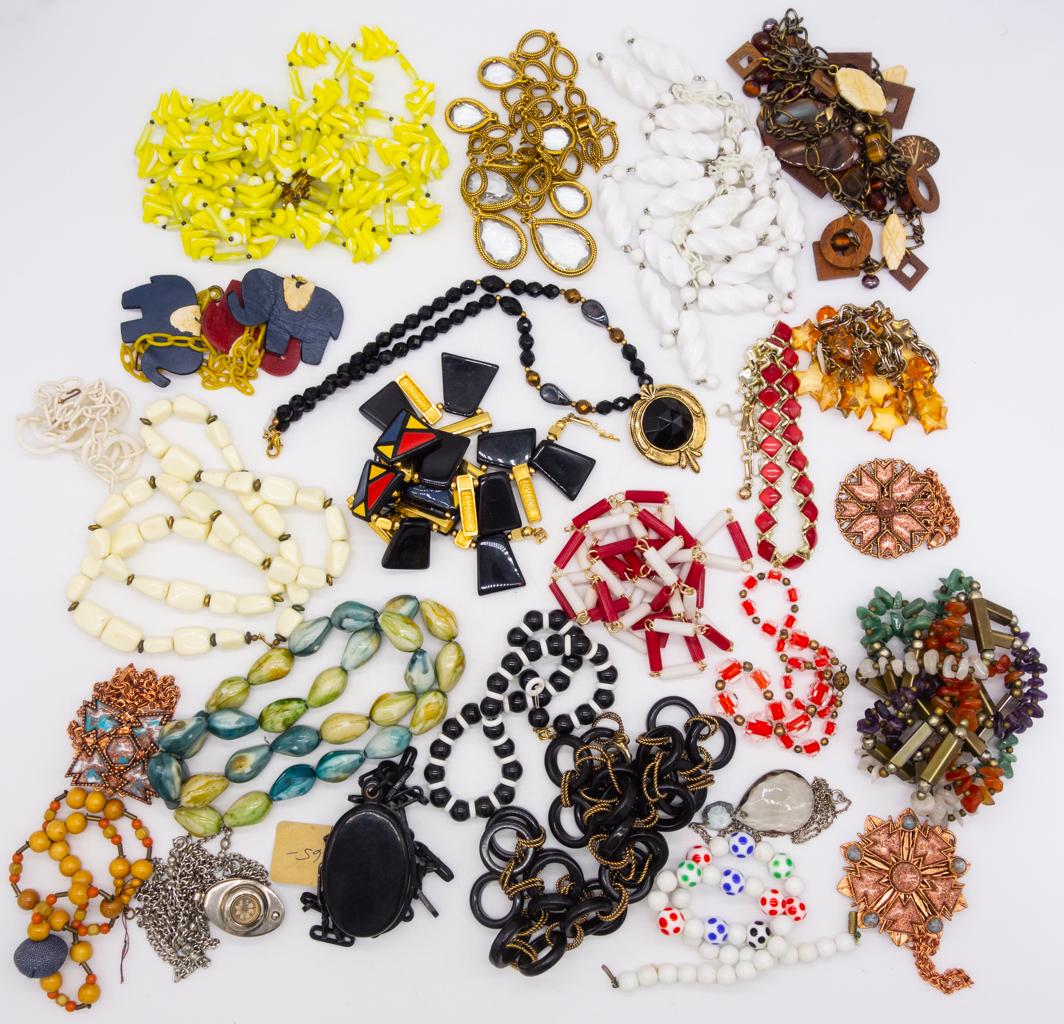 Vintage Lot 25 Necklaces incl Goldstone, Art Glass (1 of 1)