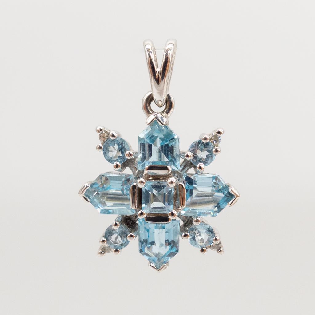 Vintage Solid White Gold Topaz Snowflake Pendant (1 of 3)