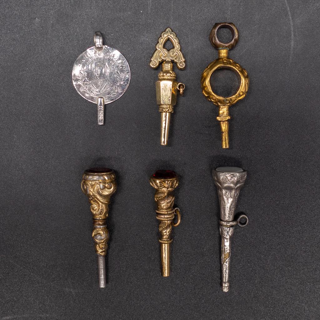 Antique Group Gold and Gold GF Pocket Watch Keys (1 of 3)