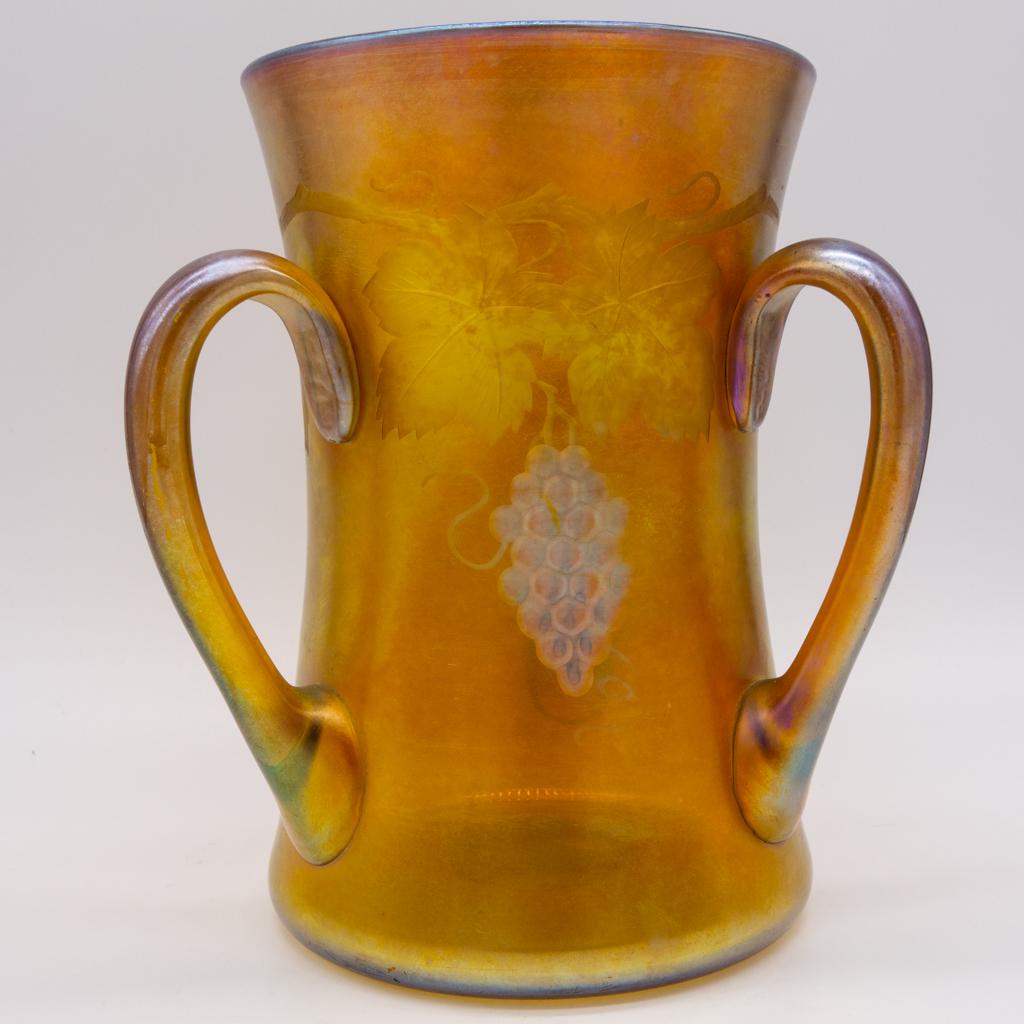 LC Tiffany Favrile Art Glass Grape Loving Cup 7.5" (1 of 5)