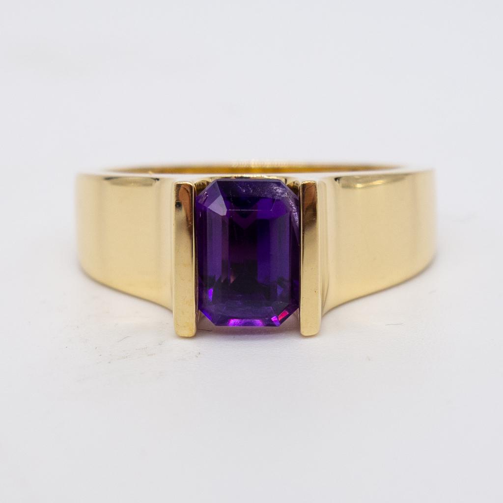 Fine Contemporary 14K Gold Amethyst Ring Size 6.5 (1 of 6)