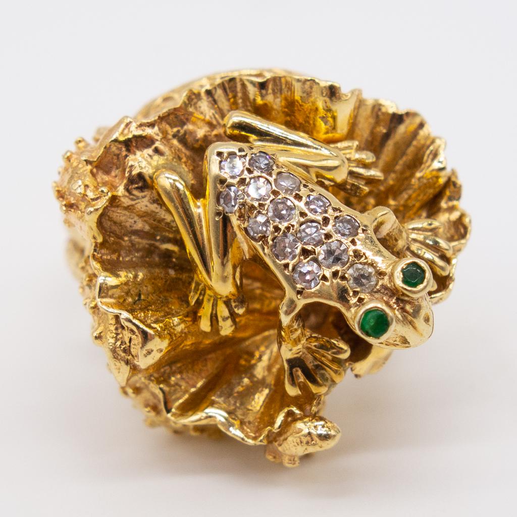 Vintage 14K Gold Diamond Emerald Tree Frog on Leaf Ring (1 of 4)