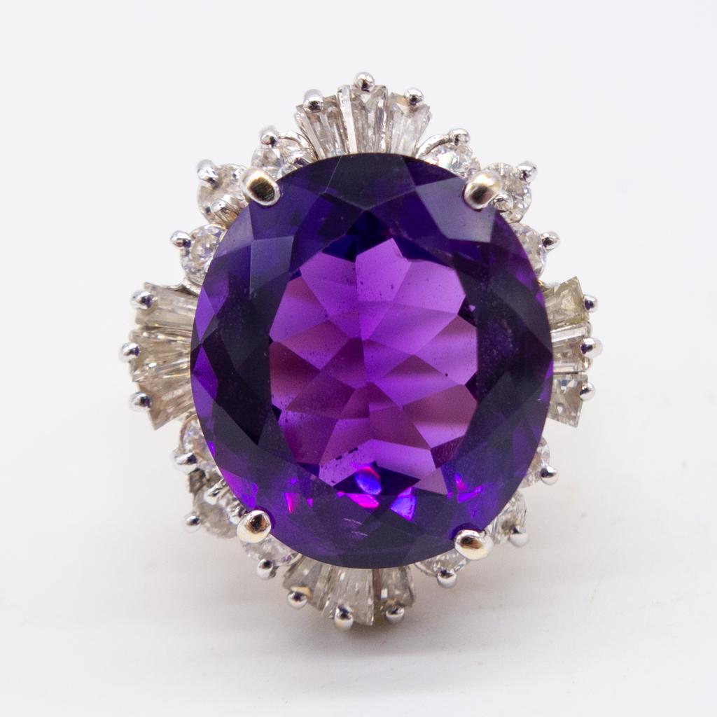 Vintage 14K Gold Large Amethyst Diamond Ladies Ring (1 of 5)