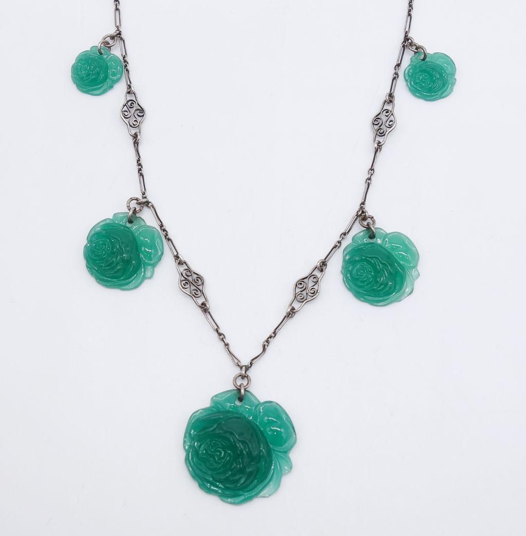 Art Deco Green Glass Rose Sterling Silver Necklace: This is an antique Art Deco sterling silver filigree link necklace with green glass rose dangles. The length is 15" and it weighs a total of 15.2g. The pendant is 25mm.