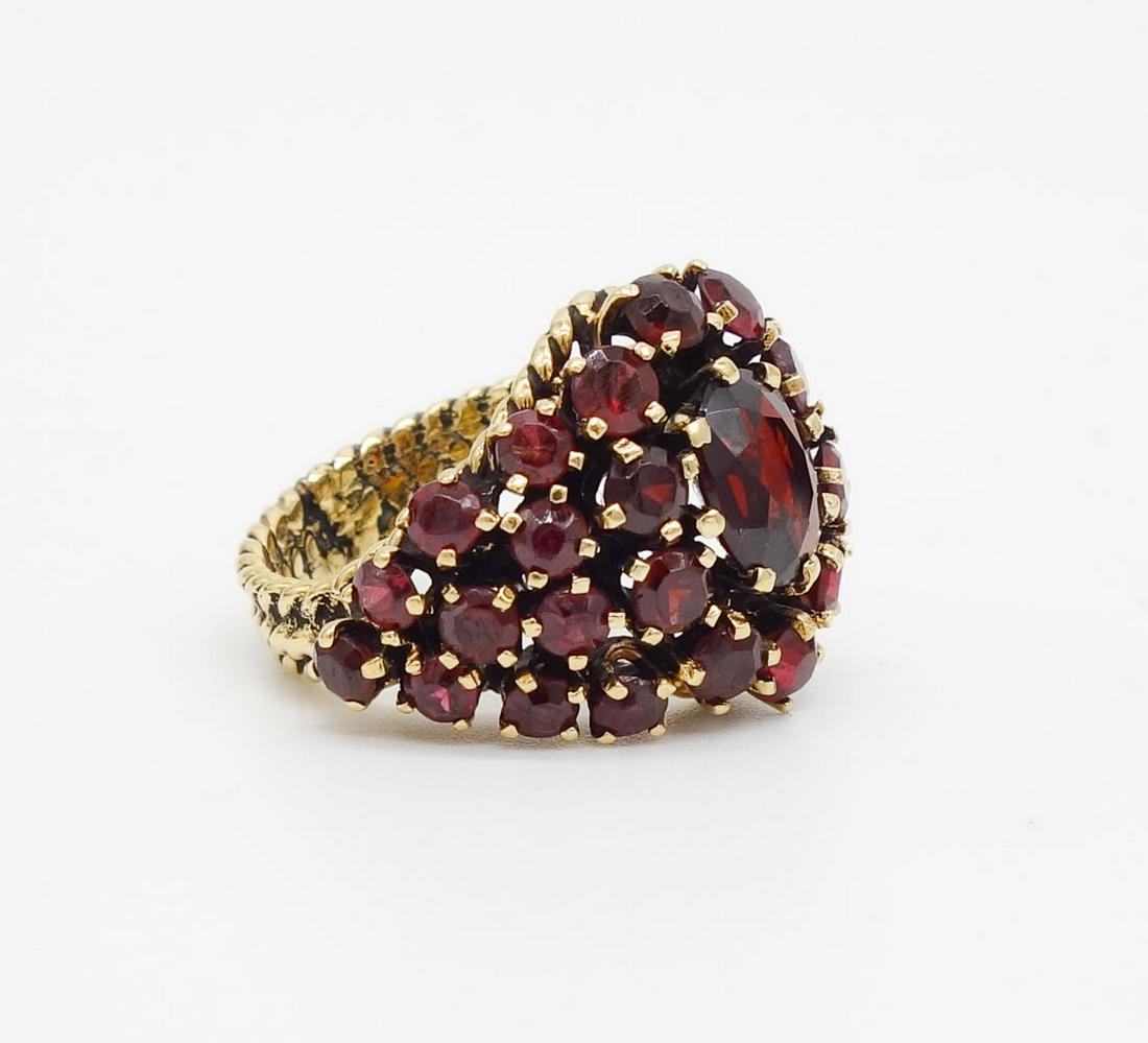 Vintage 14K Gold Garnet Cluster Ring Size 6 (1 of 9)