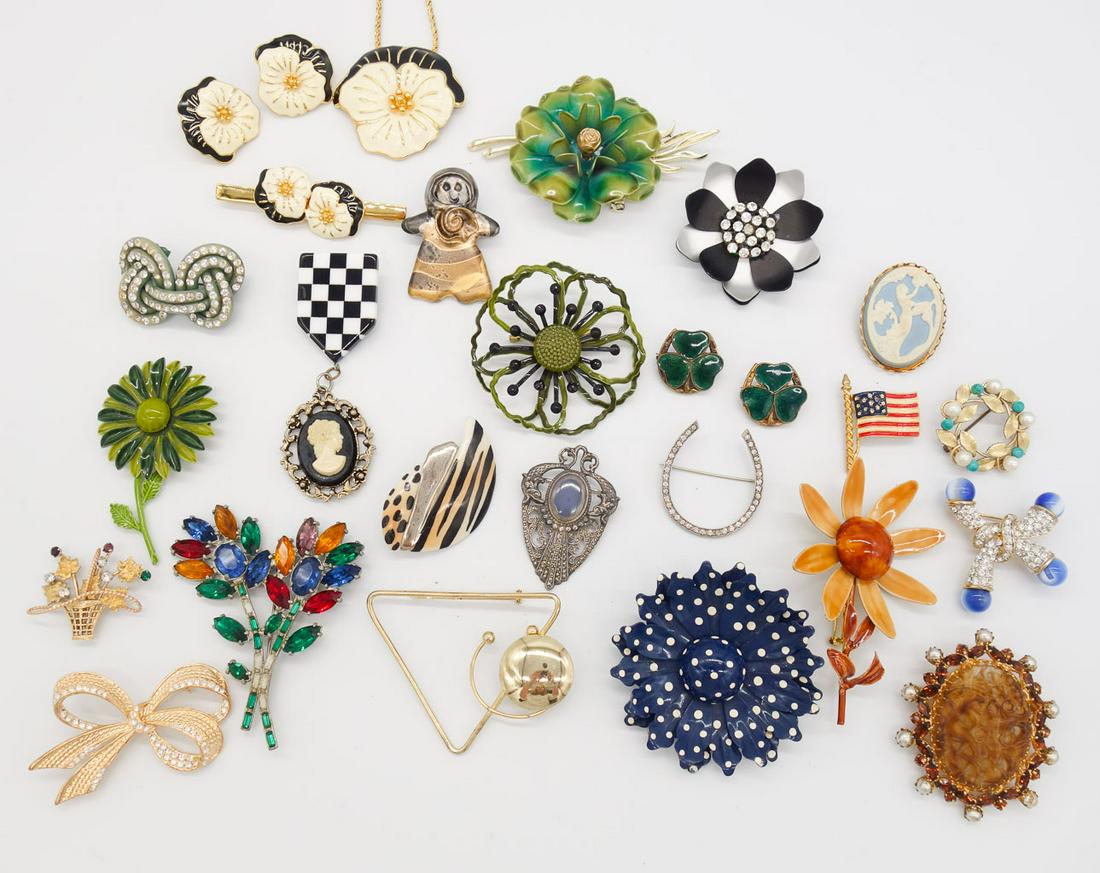 Vintage Lot 23 Brooches, Monet Necklace Earrings Pin Suite, Coro, Orig by Robert, Trifari, Krementz (1 of 5)