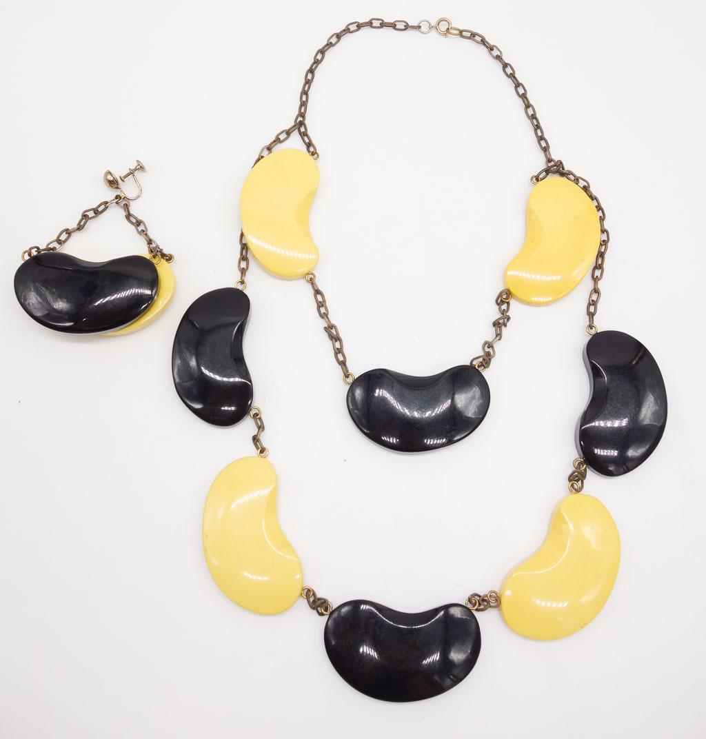 Vintage Mid Century Black and Yellow Bakelite Kidney Bean Necklace and Earring (1 of 2)