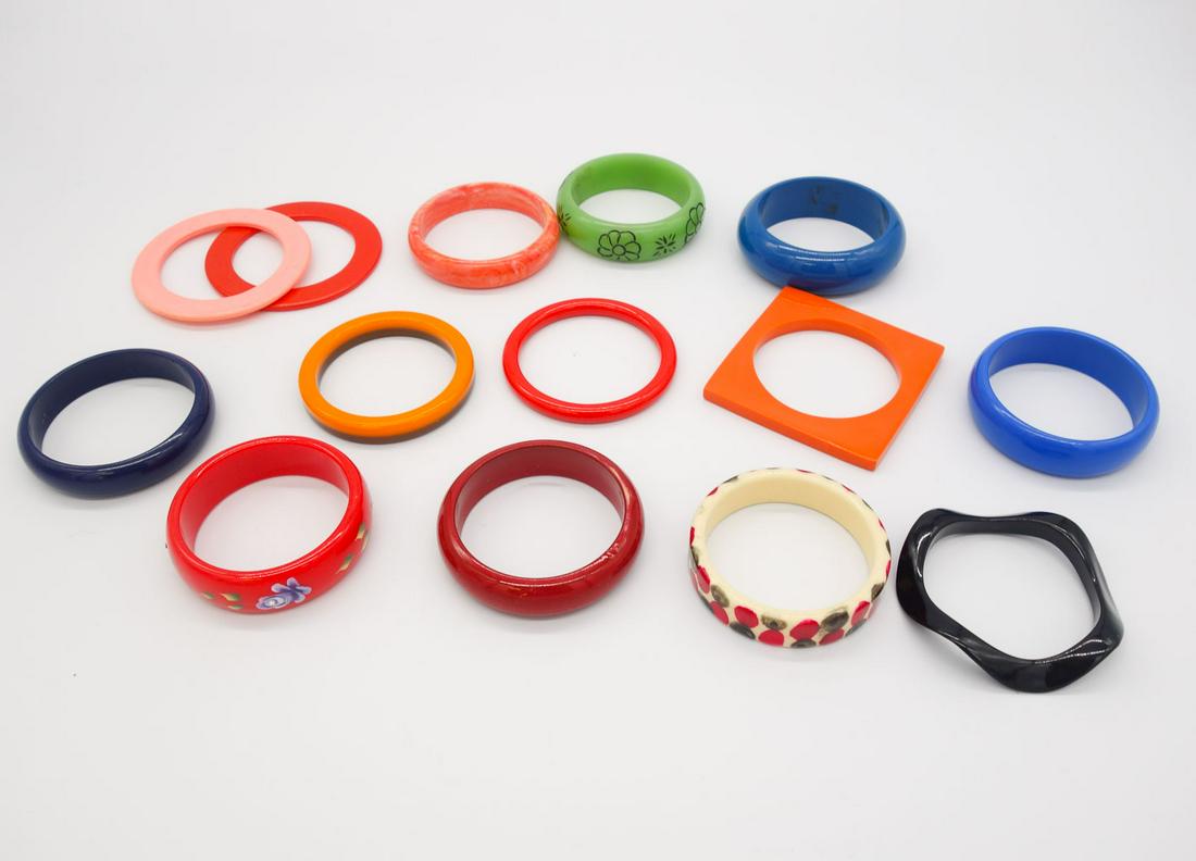 Vintage Mid Century Lot 14 Bangle Bracelets incl Carved, Polka Dot, Marbled (1 of 3)