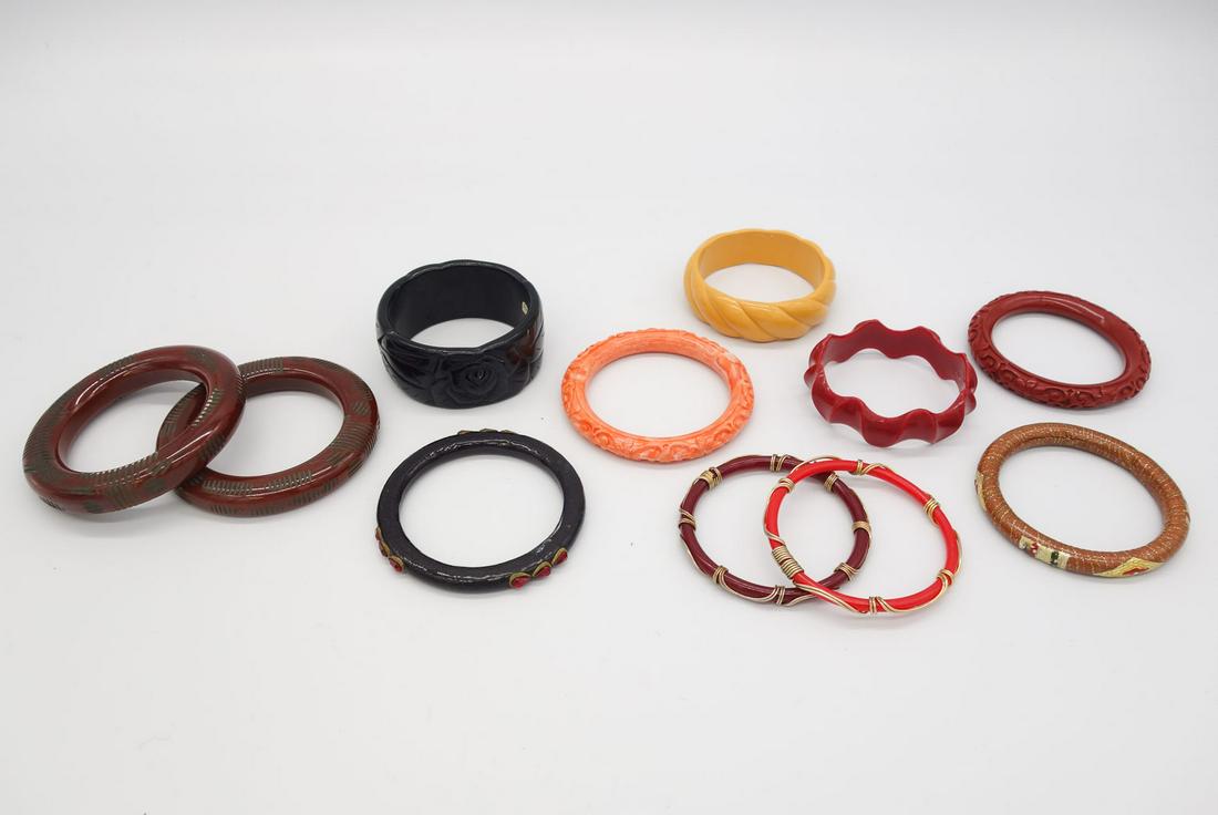Vintage Mid Century Lot Early Plastic Bangle Bracelets incl Carved (1 of 3)