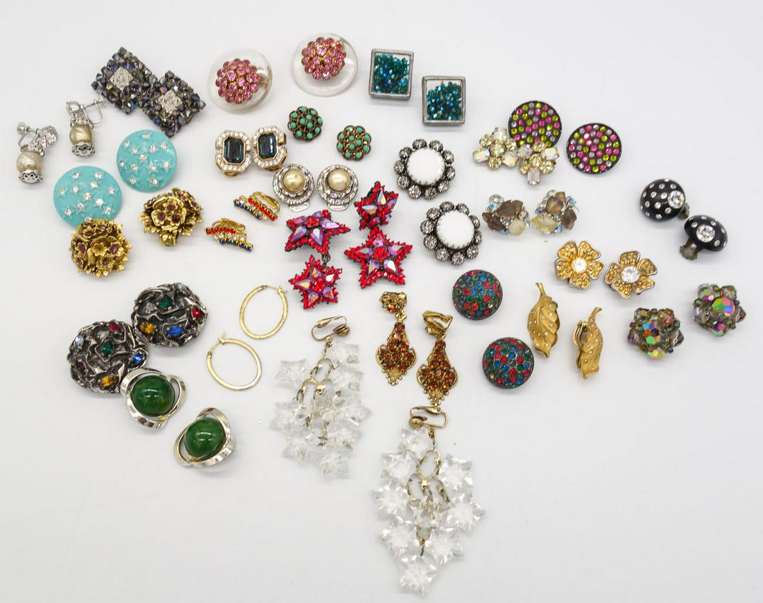 Vintage Lot 25 Pairs Earrings incl Kramer, Schiaparelli, Thelma Deutsch, Weiss, Lisner (1 of 2)