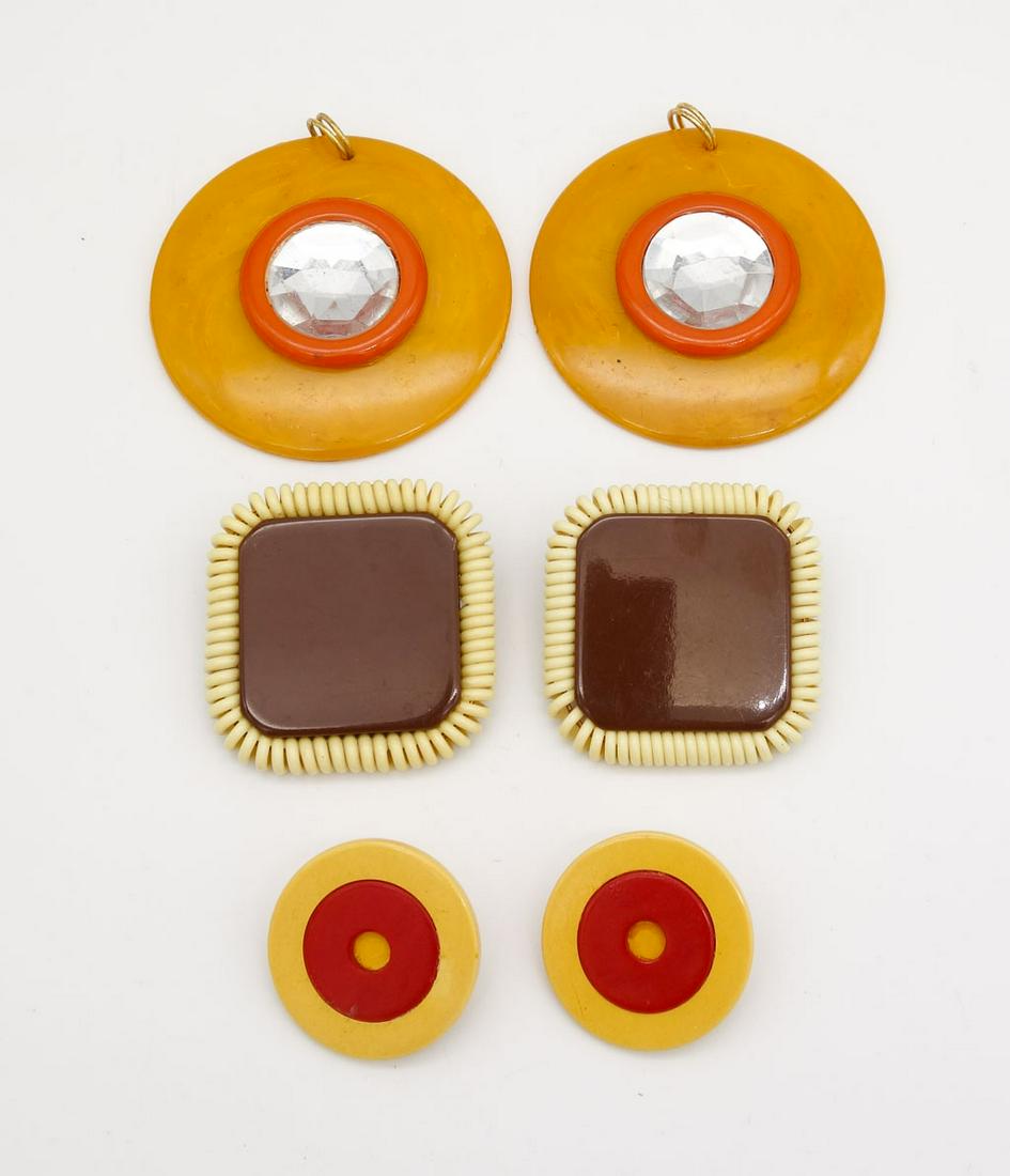 Vintage Mid Century Bakelite Earrings and Pendants (1 of 2)