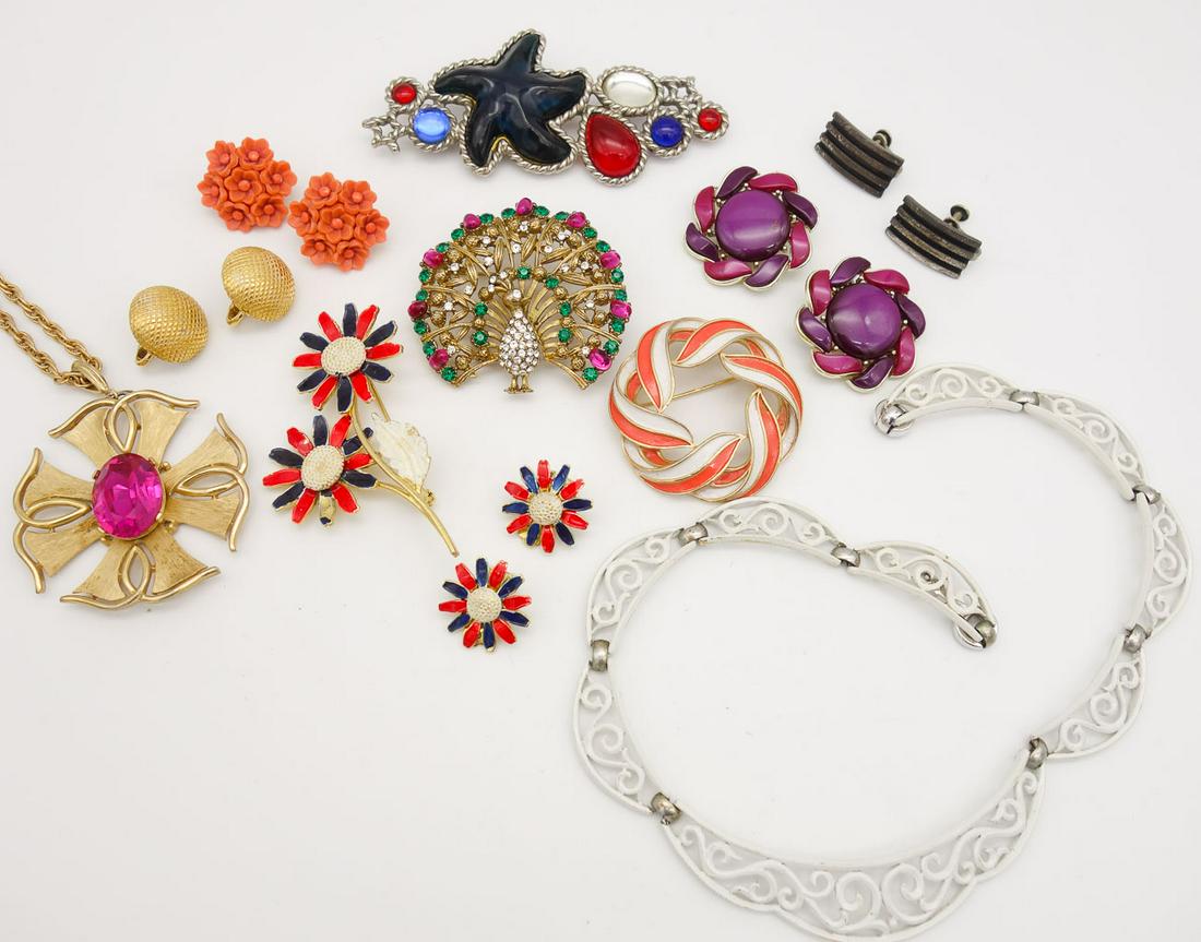 Vintage Trifari and Lisner Jewelry incl Necklaces, Brooches, Earrings, Sterling Silver (1 of 4)
