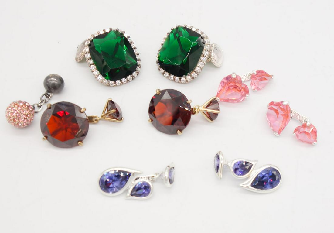 Lot 4 Sterling Silver Jeweled Thomas Pink London Cufflinks incl Bonus: This is a vintage lot of four pairs of sterling silver jeweled cufflinks from Thomas Pink of London The green jeweled cufflinks are each 1 x 7/8" across the face. The total weight of the group is 69g