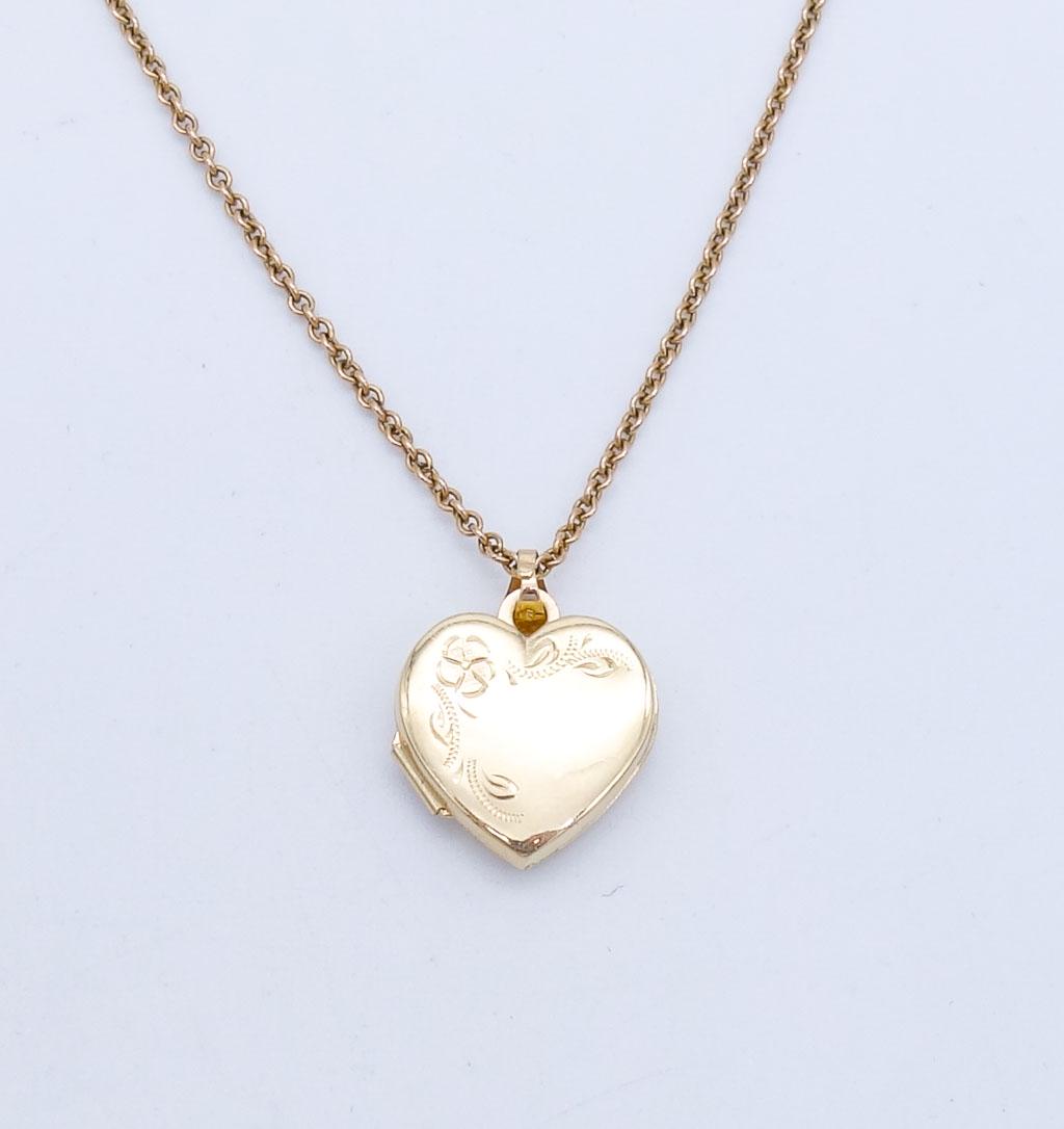 Vintage 14K Gold Sweetheart Heart Double Locket Pendant Necklace (1 of 4)