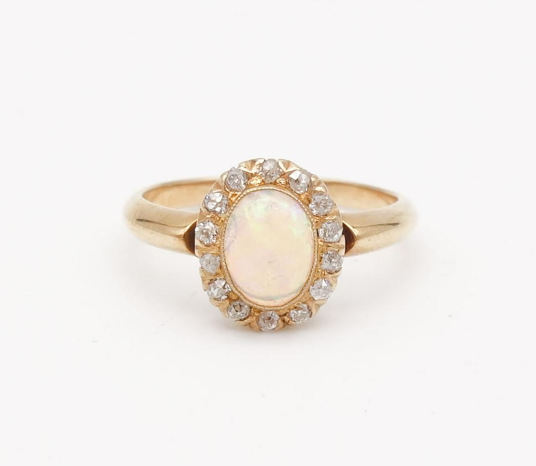 Antique 14K Gold Diamond Lively Color Australian Opal Cabochon Ring Size 5.75 (1 of 4)