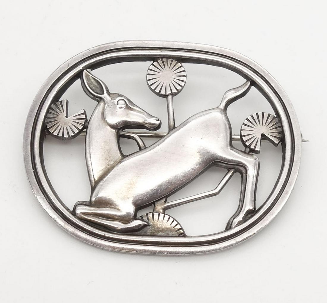 Vintage Danish Georg Jensen Sterling Silver Brooch Kneeling Doe Arno Malinowski #256 (1 of 3)