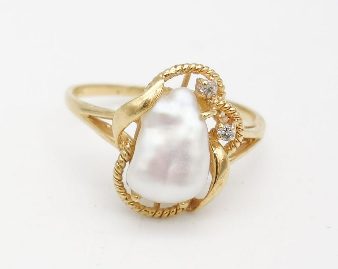 Vintage 18K Gold Baroque Pearl Diamond Ladies Ring Size 6.75 (1 of 6)