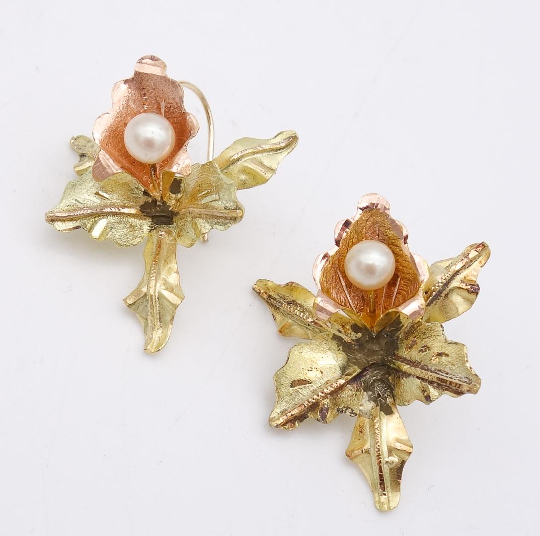 Vintage Pair 18K Gold Pearl Orchid Earrings Makers Mark M (1 of 4)