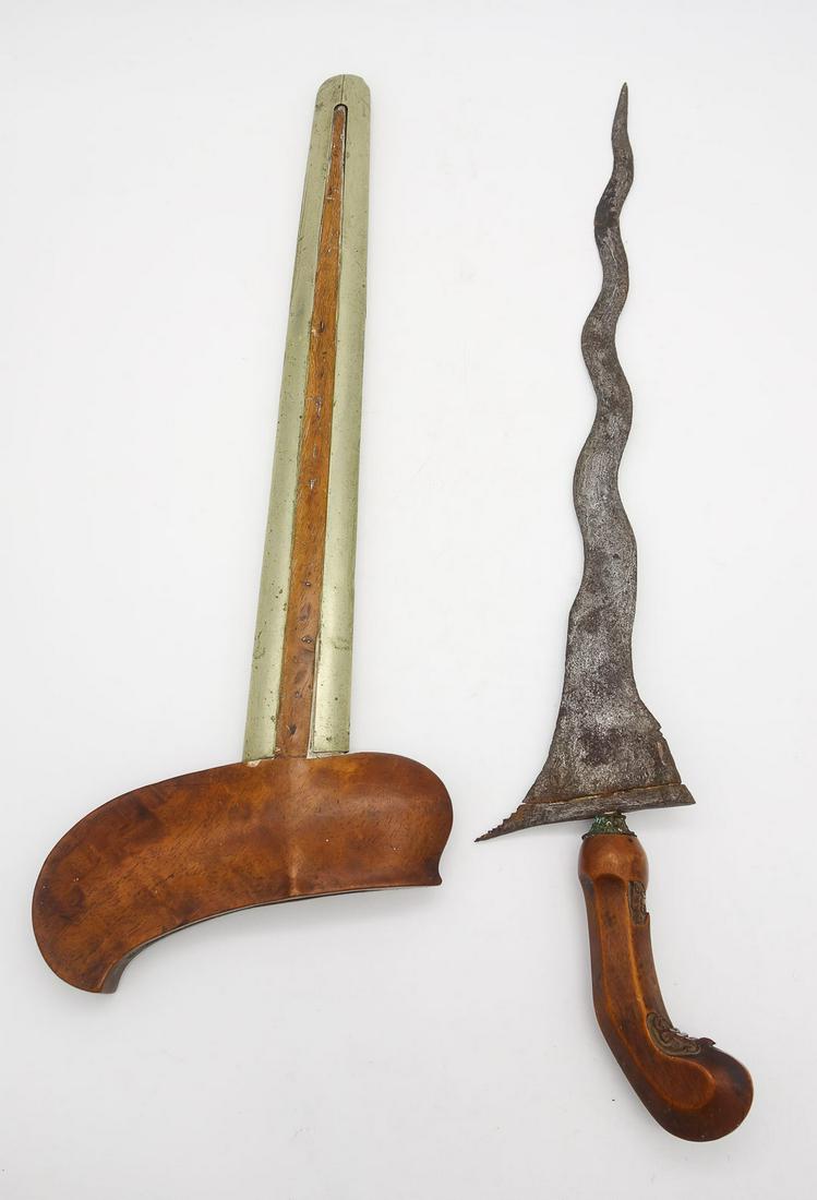 Antique Indonesian Kris Keris Ceremonial Dagger w Scabbard (1 of 9)