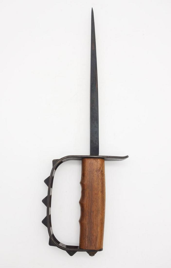 US WWI LF&C Model 1917 Trench Knife (1 of 10)