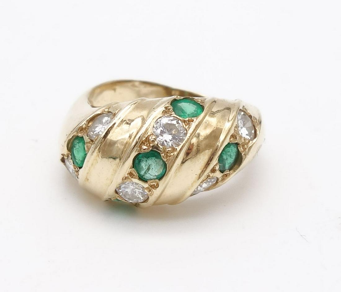Vintage 14K Gold Diamond Emerald Swirl Ladies Ring Size 7.5 (1 of 5)