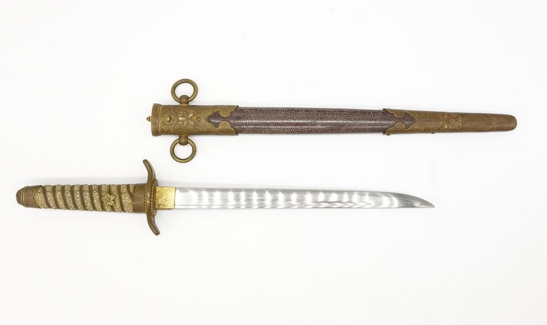 Imperial Japanese WWII Navy Dress Dirk w Scabbard Ray Skin and Shark Skin Cherry Blossom Motif (1 of 14)