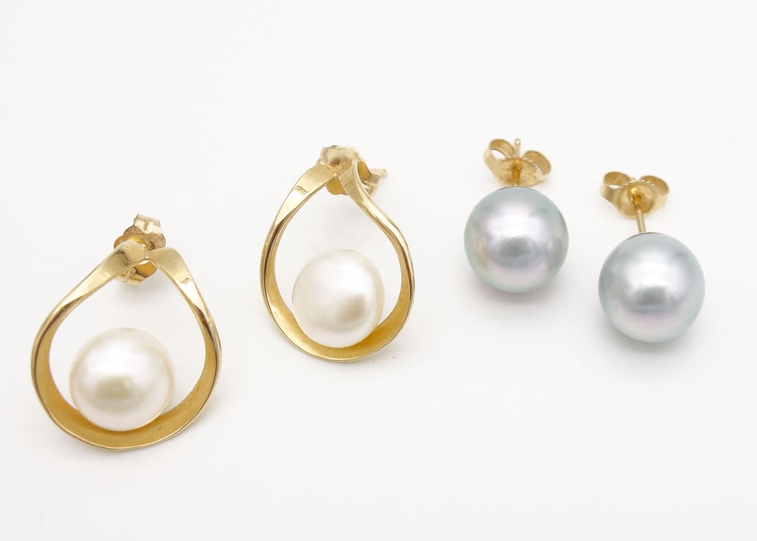 Vintage Two Pairs incl 14K Gold 9+mm Silver Cultured Pearl and Button Pearl Earrings (1 of 2)