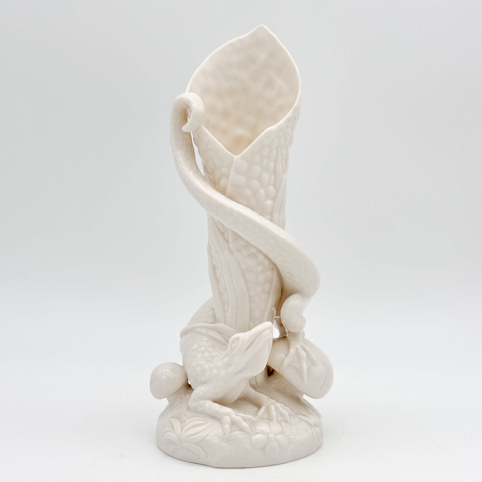Belleek, Rare 1st Black Mark Lizard Vase (1 of 9)