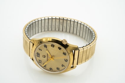 Vintage Accutron M3 men’s wristwatch running