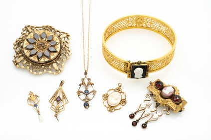 Group of Art Deco Jewelry Pieces