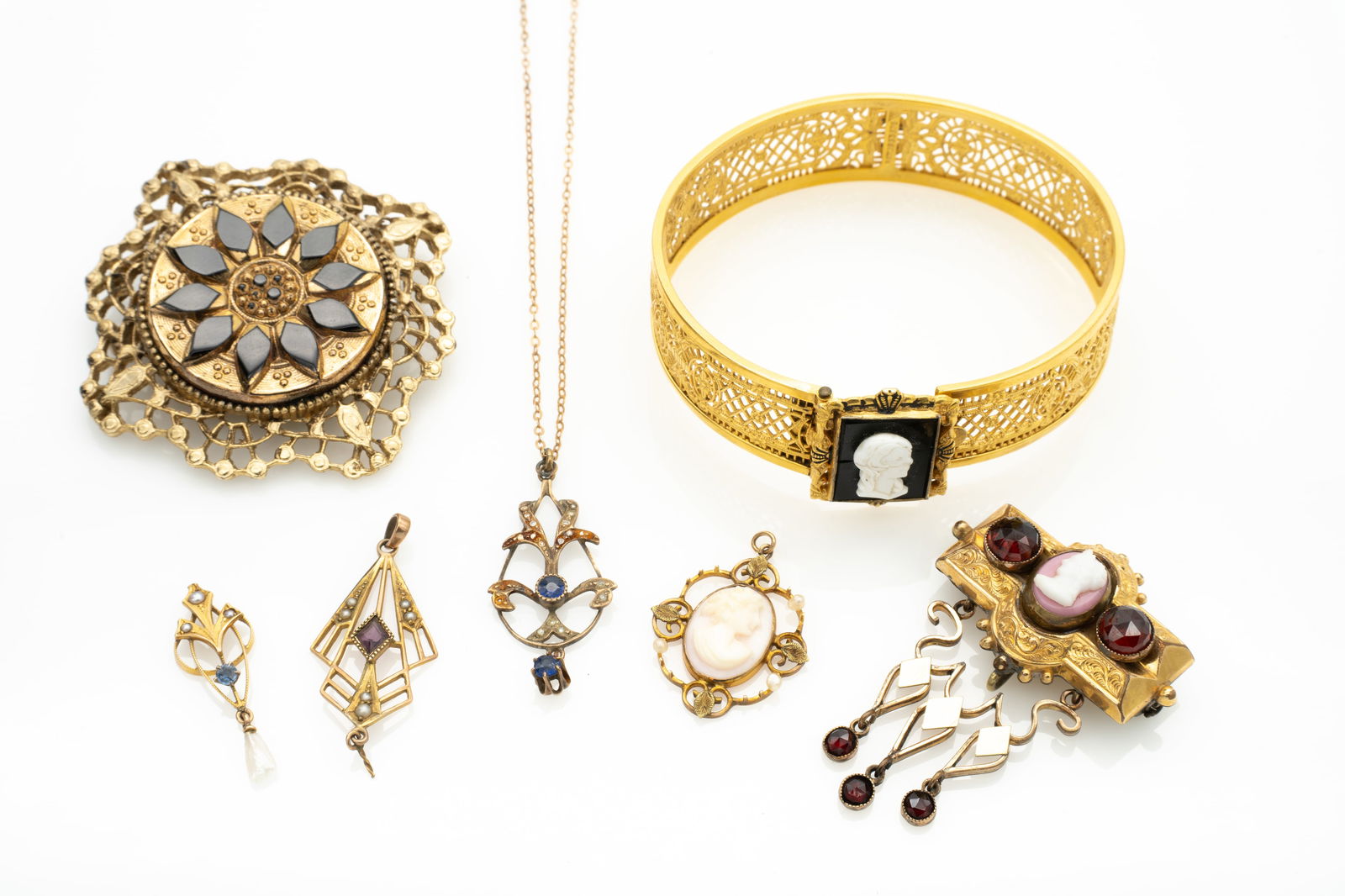 Group of Art Deco Jewelry Pieces (1 of 7)