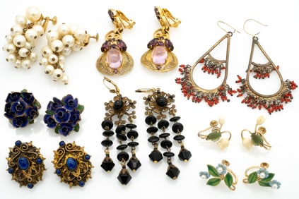 Group of 8 Pairs of Vintage Earrings INCL Dangle Robert