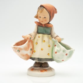 TMK 1 Hummel Figurine, #175 "Mother's Darling"