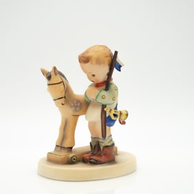 TMK 1 Hummel Figurine, #20 "prayer before battle"