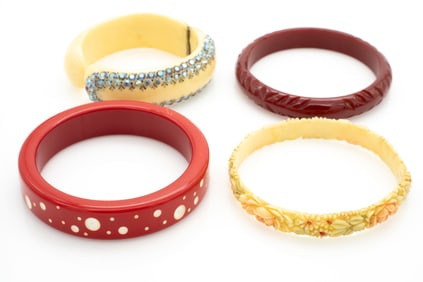 Group 4 Vintage Bakelite & Plastic Bangles