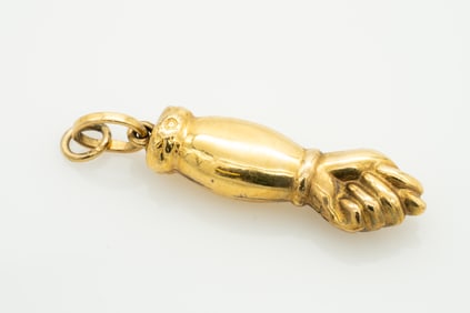 Vintage 18k Gold Mano Fico Charm Bracelet