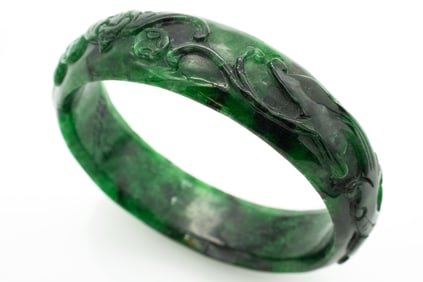 Burmese Maw Sit Sit Carved Bangle Bracelet