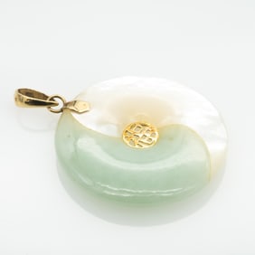 Vintage 14k Gold Jade MOP Yin Yang Charm Bracelet Charm Pendant