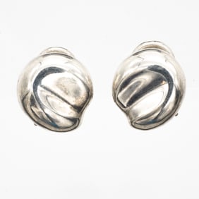 Tiffany and Co. Elsa Peretti Vintage Sterling Silver Bean Earrings